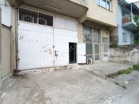 Narlıdere Pazaryeri Yakını 85 M² Soğuk Hava Depolu Dükkan