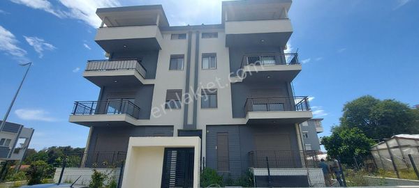 Kızılot’ta Denize Ve Ana Yola Yakın, Havuzlu – Spor Salonlu Yeni 2+1 Daire!