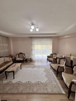 Bağbaşında 3+1 Satılık Panjurlu Az Kullanılmış Daire