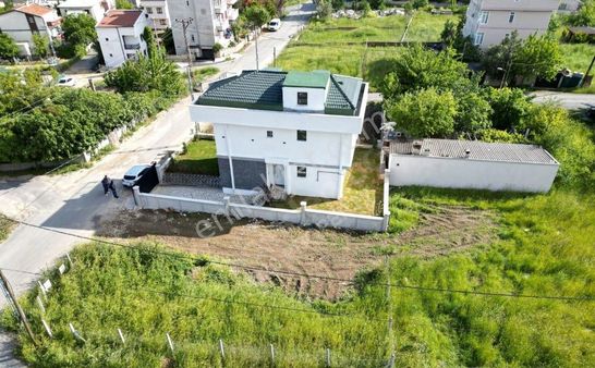 Büyükçekmece Kamiloba'da Satılık 230 M2 5+2 Müstakil Villa