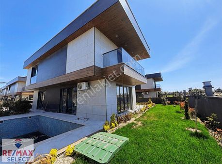 Remax Duygu Ersöz-selimpaşa-site De ,müstakil Havuzlu, 5+1 Villa