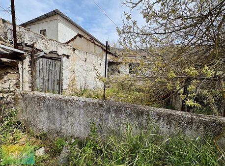 Milas Dörttepe Mah.nde Eski Köy Evi Ve Bahçesi Satılık