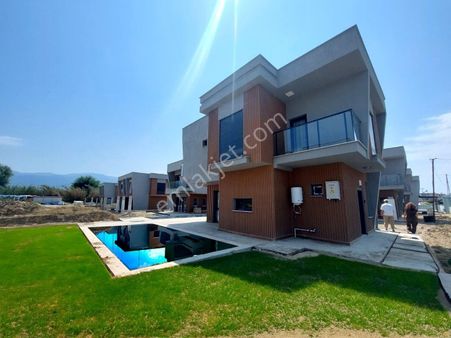 **rs Netten** Davutlarda Özel Havuzlu,denize Yakın 3+1 Villalar