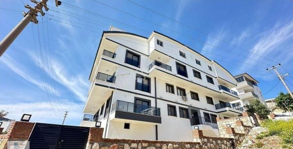 Didim Hisar Mahallesinde Deniz Manzaralı Asansörlü Geniş Teraslı 3+1 Daire