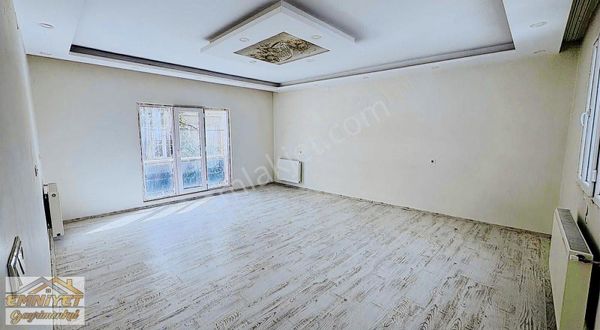 Emniyet Gayrimenkul Satlık Müstakil 2 Katlı Ev Fen Lisesi Yanınd