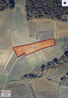 Remax Çarşı'dan Sarıgazi Köyü'nde 2506 M² Fırsat Tarla