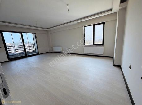 Çanakkale Kale Konfor Sitesinde Kapalı Mutfak Satılık 3+1 Daire