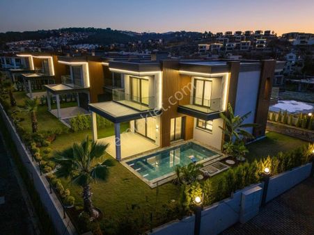 Soğucak'da Deniz Manzaralı Lüks 4+1 Sıfır Villalar