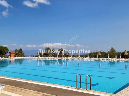 Gündoğanda Satılık Bahçeli Ve Deniz Manzaralı Villa