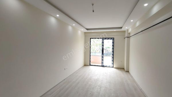 Altın Emlak'tan Vizyon Park Sitesi'nde 1+1 Geniş,bahçeli Daire