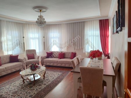 Cumhuriyet Mah Park23 Arkasında Full Yapılı Satılık 4+1 Ara Kat Daire