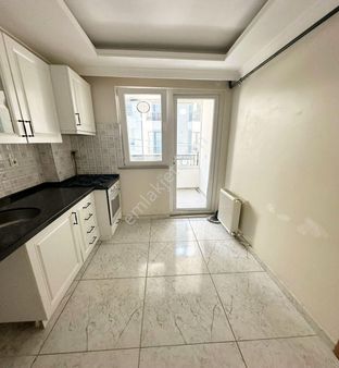 Avcılar D.köşklerde 2+1 3 Yıllık Bina İhtiyaçtan Satılık Daire