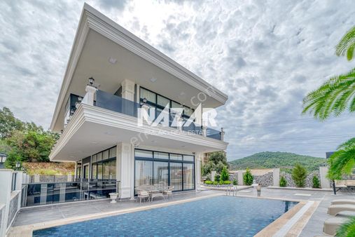 Alanya Kargıcak’ta Satılık Deniz Manzaralı 4+1 Tripleks Lüks Villa