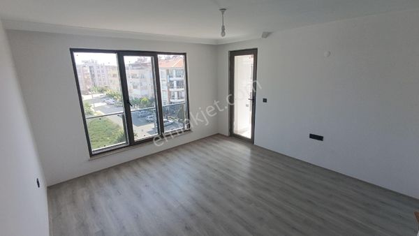 Akçay Altınkum Mevkisinde Satılık 2+1 Sıfır Daire