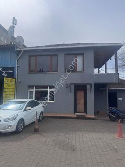 Çubuklu Dedeoğlu'da 2 Katlı Kiralık Dükkan-işyeri