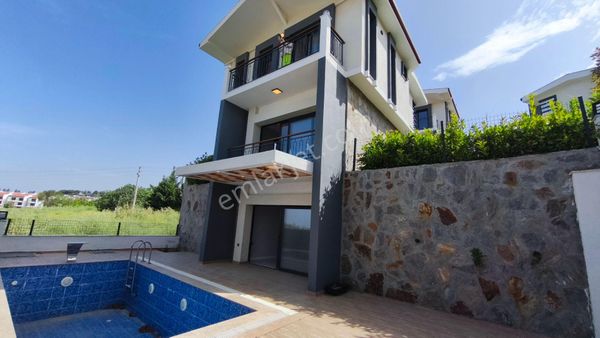 Rs Netten Soğuçakta Müstakil 4+1 Havuzlu Villa