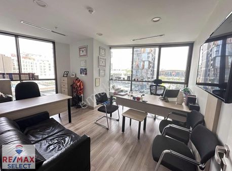 Ataköy Towers Önü Açık Havuz Manzaralı 102m2 Satılık Ofis/büro