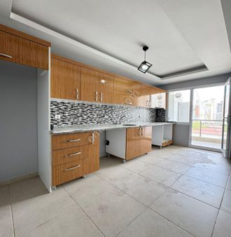 Metrobüse Yakın M.akif Ersoy Mah De Satılık 2+1 Arakat Daıre