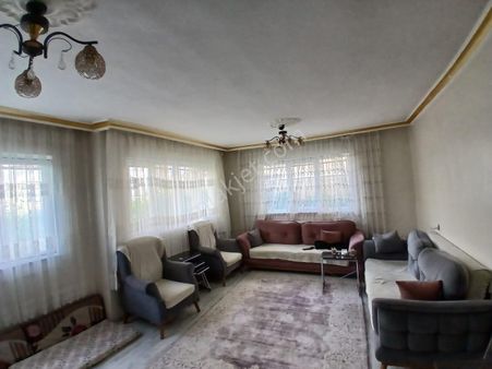 Akçay Emlak'tan Akşehir Yarenlerde Havva Kadın Cami Civarı Bakımlı Satılık 2+1 Daire