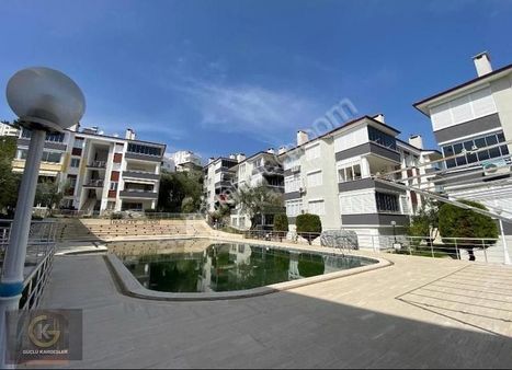 Güçlü Kardeşlerden Havuzlu Site İçerisinde 3+1 Manzaralı Daire