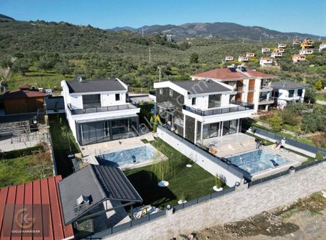 Güçlü Kardeşlerden Tam Müstakil Havuzlu Villa