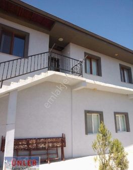 Yıldızlı Mahallesinde Çiftlik Ve Arazisi