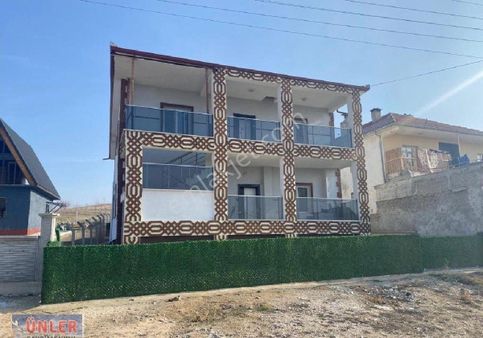 Satılık Müstakil 2 Katlı Evimiz 610 Metrekare Tek Tapulu Arsalı