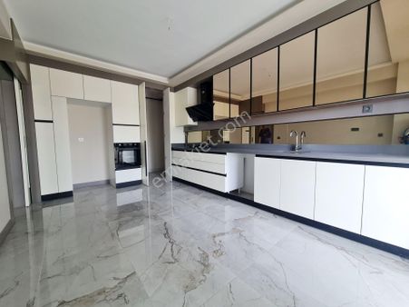 Bağlıca Da 4+1 Giyinme Odalı Arakat Kapalı Otopark Lüks Daire