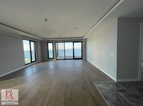 Yalıncak Teras 3 De Satılık Dubleks Resizdans 5+2