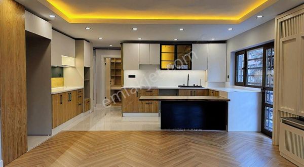 Fırsat-kelebek Sok-2+1-100m²-1.kat-boş-ön Cephe-amerikan Mutfak