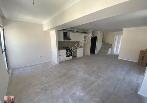 Kuttaş'tab Bahçelide Cadde Üstünde3+1 Ön Dubleks Metro Yakını