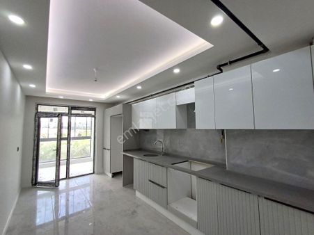 Recep Ümit Emlak'tan Hatboyu -2- Caddesi Üzerinde Satılık 3+1 Asansörlü Sıfır Daire