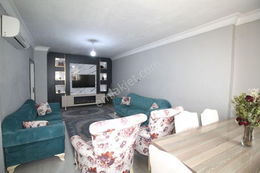 Retro’dan Merkezi Konumda İçi Full Yapılı Masrafsız 3+1