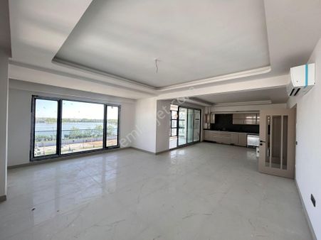 Önerlerde Lüx Site İçinde Satılık 3+1 Göl Manzaralı Daire