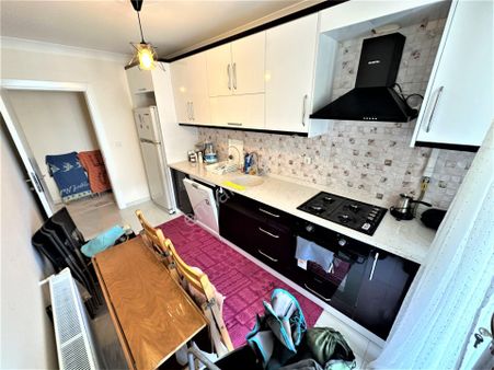 Aktiften Akçay'da Satılık 5 Yaşında Ebeveyn Banyolu Ön Cephe 2+1daire