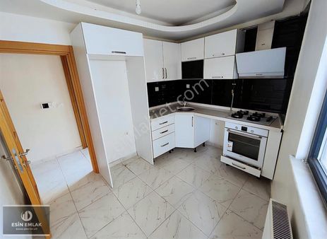 Barış Mah. Ebeveyn Banyolu İskanlı 2 Balkonlu 2+1 Satılık Daire