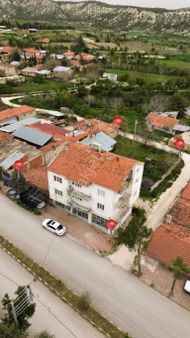 İnal Emlaktan Burdur Merkez Kozluca Köyünde Satılık Komple Bina Ve Arsası