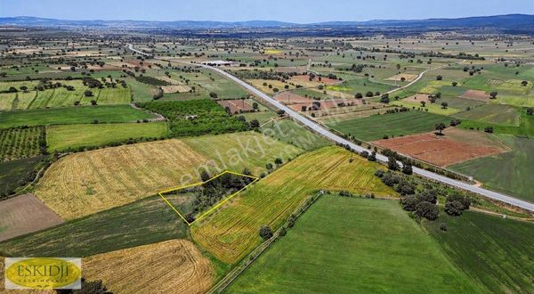 Çanakkale Bayramiç Yahşieli Köyü Yola Yakın Satılık 2500m2 Tarla