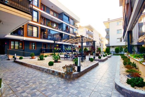 🛑🛑aktiften Akçay'da Satılık Otoparklı Spor Salonlu Harika Arakat 2+1 Daire