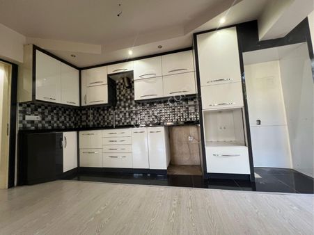 Paü Bölgesi Bursa Caddesinde Satılık Daire