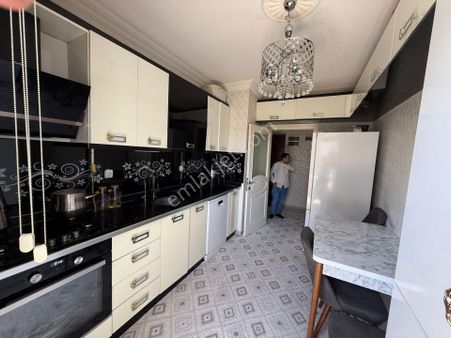 Aşinadan Etilerde Satılık 2+1 Geniş Daire