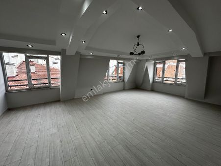 Recep Ümit Emlak'tan Gazi Yakup Satar Caddesi Yakını Ebeveyn Banyolu Dubleks 4+1 Satılık Lüks Daire