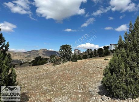 Selçuk Emlak'tan Fenese Yaylası'nda Satılık Köşebaşı Arsa