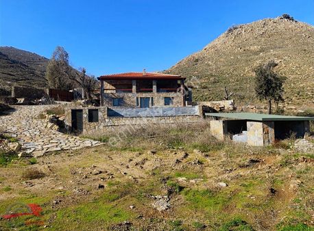 Doğuş Emlak'tan Satılık 4 Dönüm Tarla Ve 108 M2 Havuzlu Taş Ev