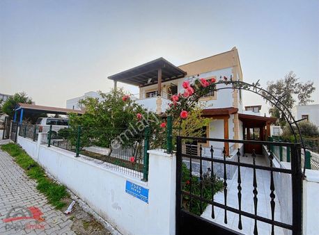 Doğuş Emlak'tan 375 M2 Arsa İçinde Bahçeli Otoparklı 4+1 Villa