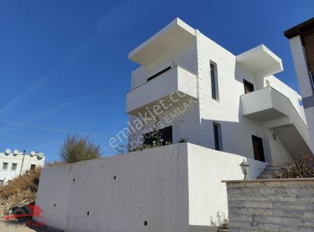 Akçaalanda Üst Kat Yerden Isıtmalı Sıfır 2+1 Daire