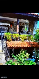 İçinde 2 Katlı Taş Ev Olan Zeytinli Tarla