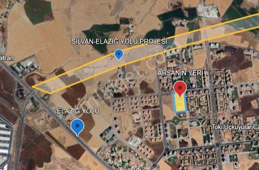 Üçkuyularda Cadde Üzeri Mütahit Toplamasında Satılık İmarlı İfrazlı Arsa