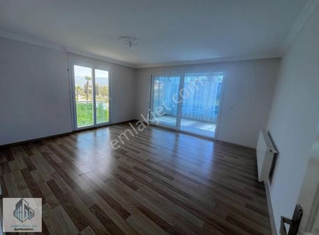 Garipoğulları Gayrimenkul'den Aydınlıkevlerde Satılık 3+1