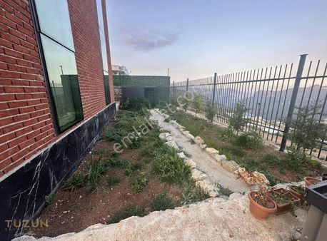 Gözne De Satılık Göz Alıcı Mükemmel Bir Villa